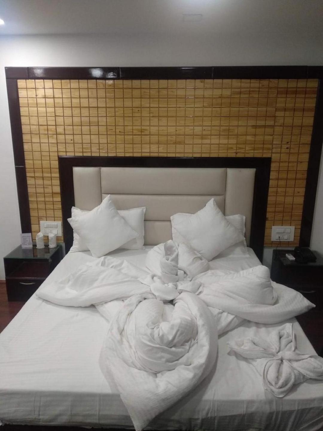 Hotel Bliss , Anantnag Экстерьер фото